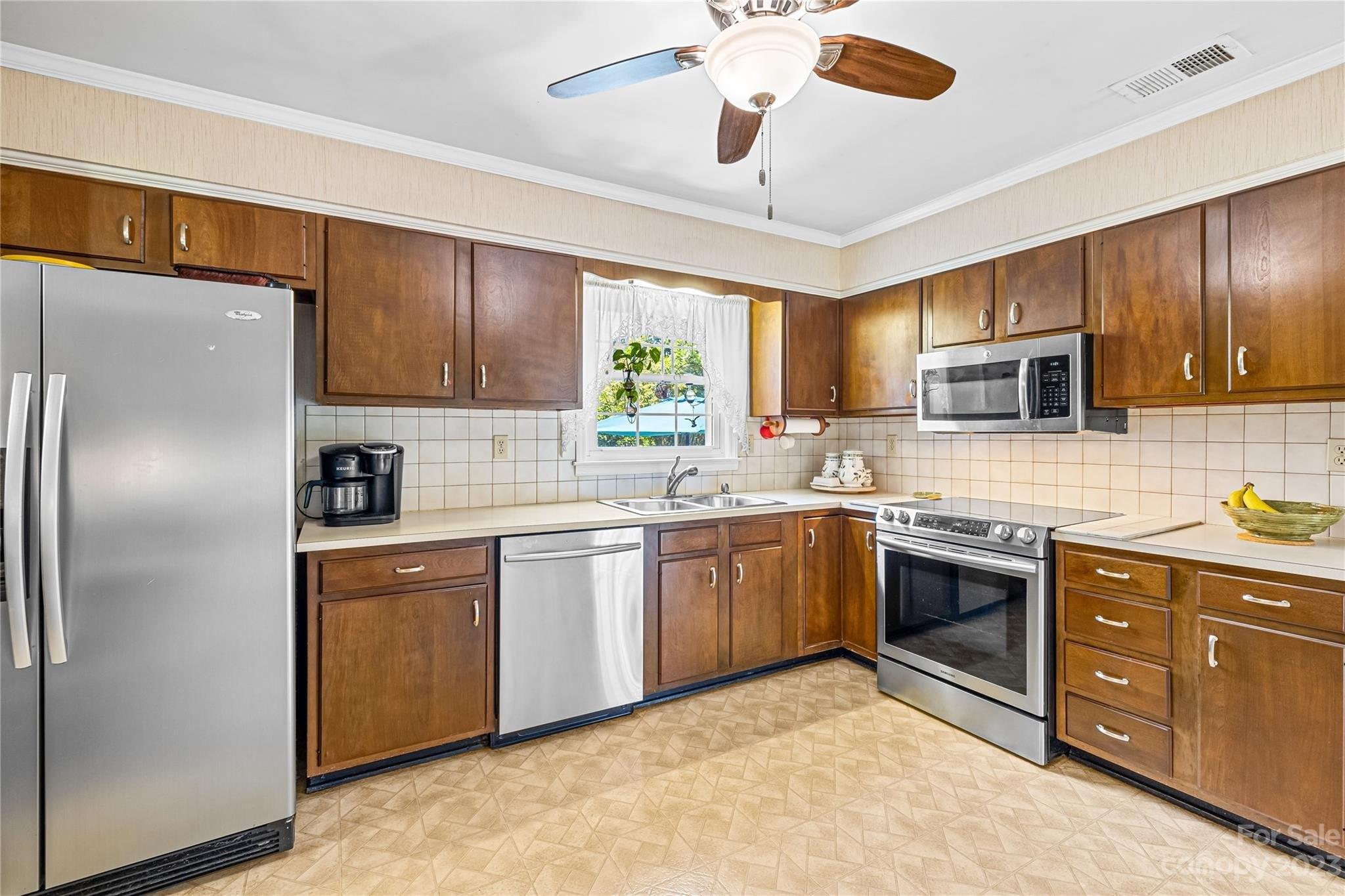 Amity Ave, Gastonia, NC 28054