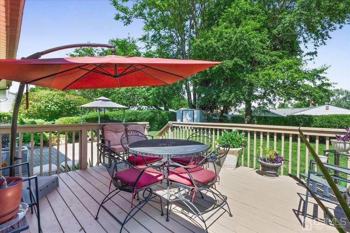 Kendall Dr, Parlin, NJ 08859