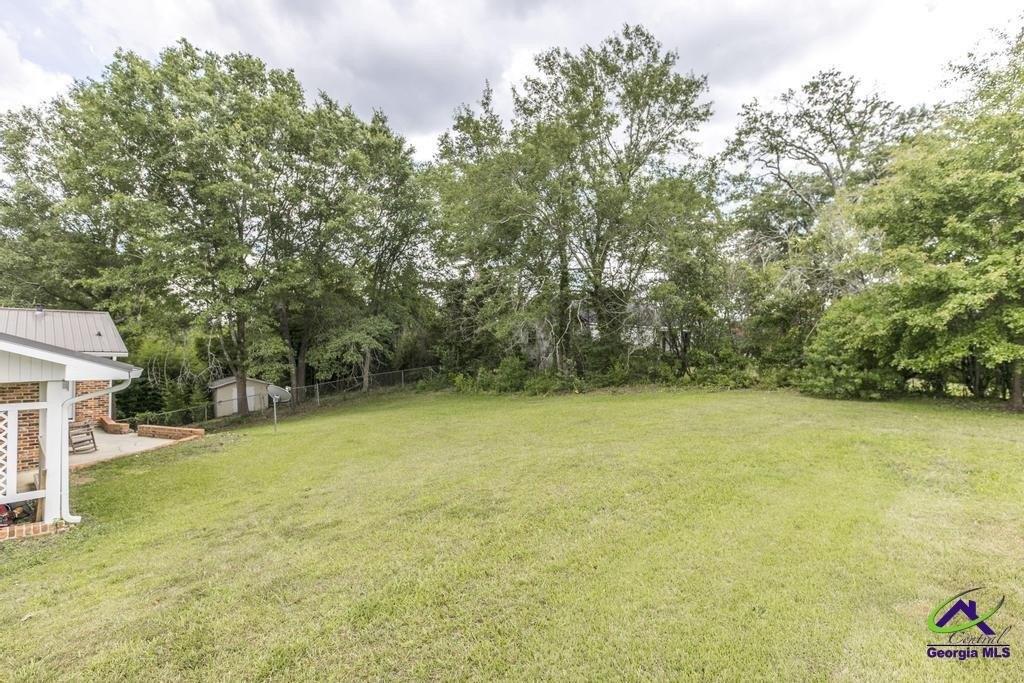 Stuart Dr, Macon, GA 31204