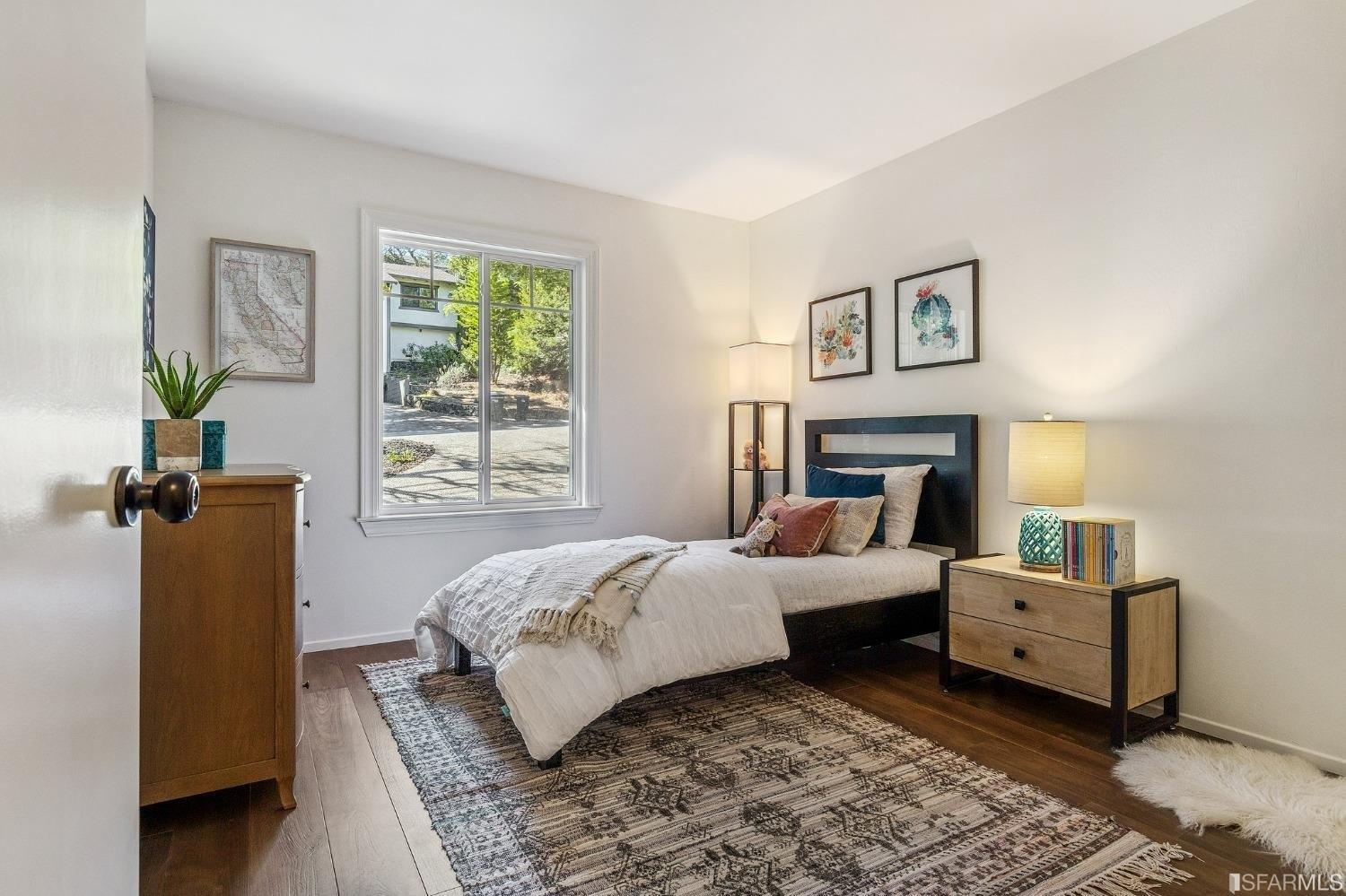 Alameda De Las Pulgas, Belmont, CA 94002