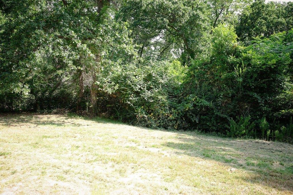 Juniper Dr, Palestine, TX 75803