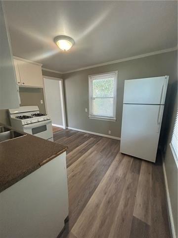 E 49th St, Kansas City, MO 64129