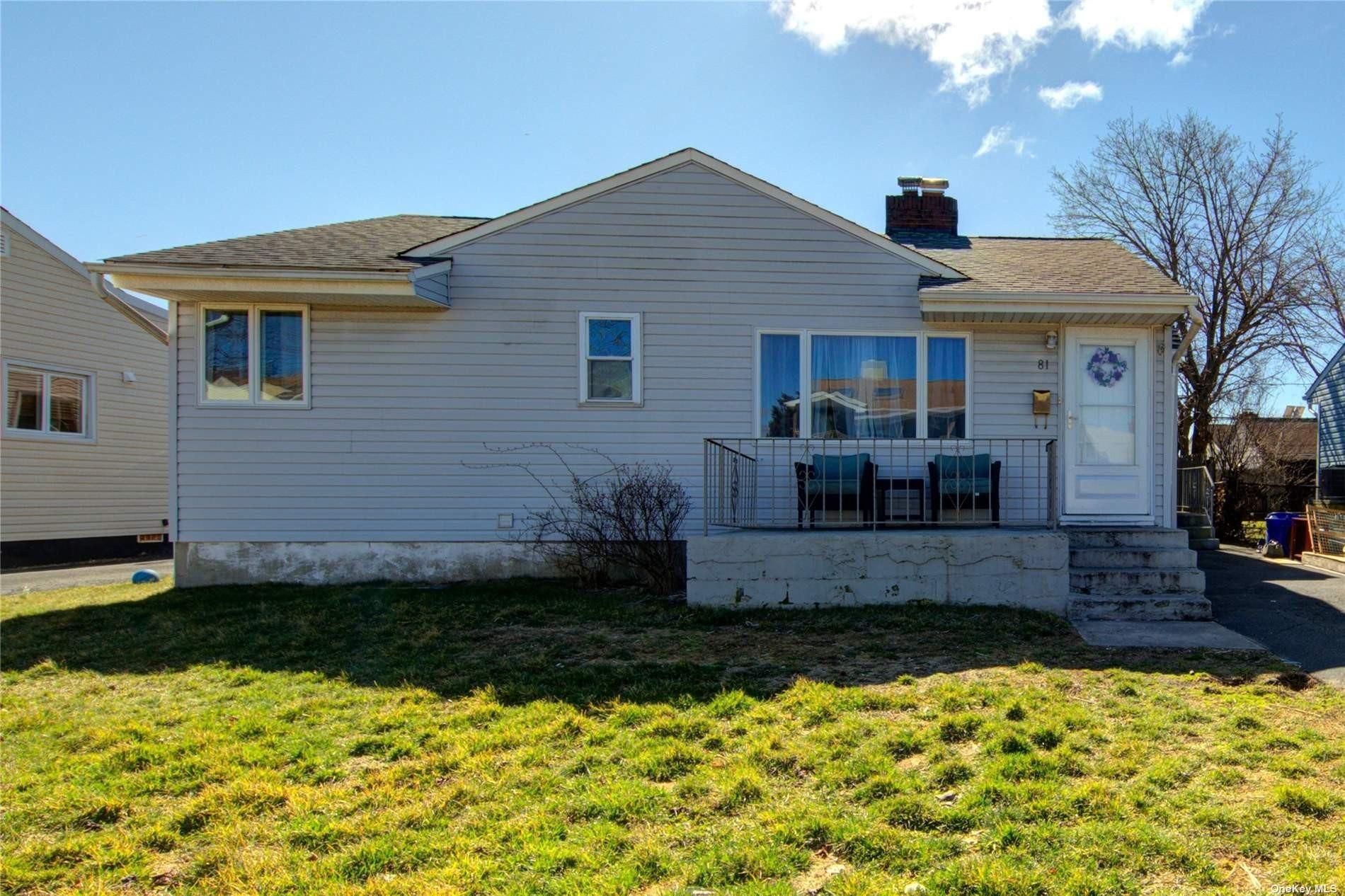 Grant St, Freeport, NY 11520
