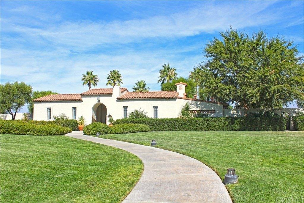 Garland Dr, Valencia, CA 91355