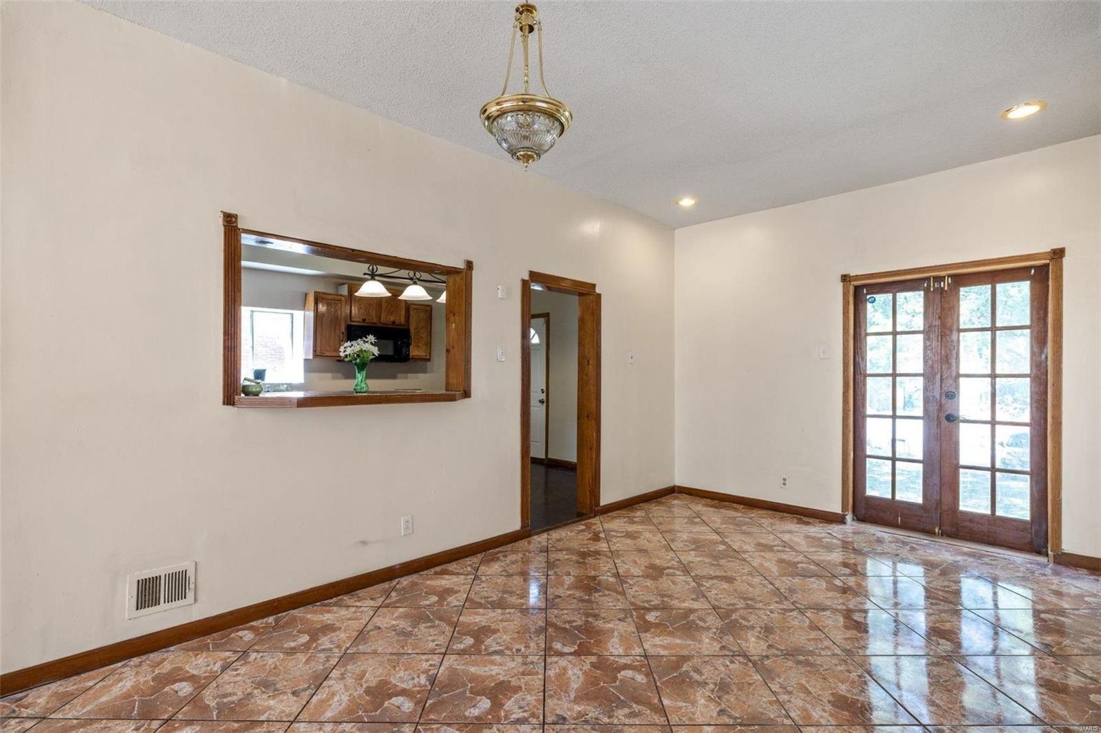 Bates St, Saint Louis, MO 63111