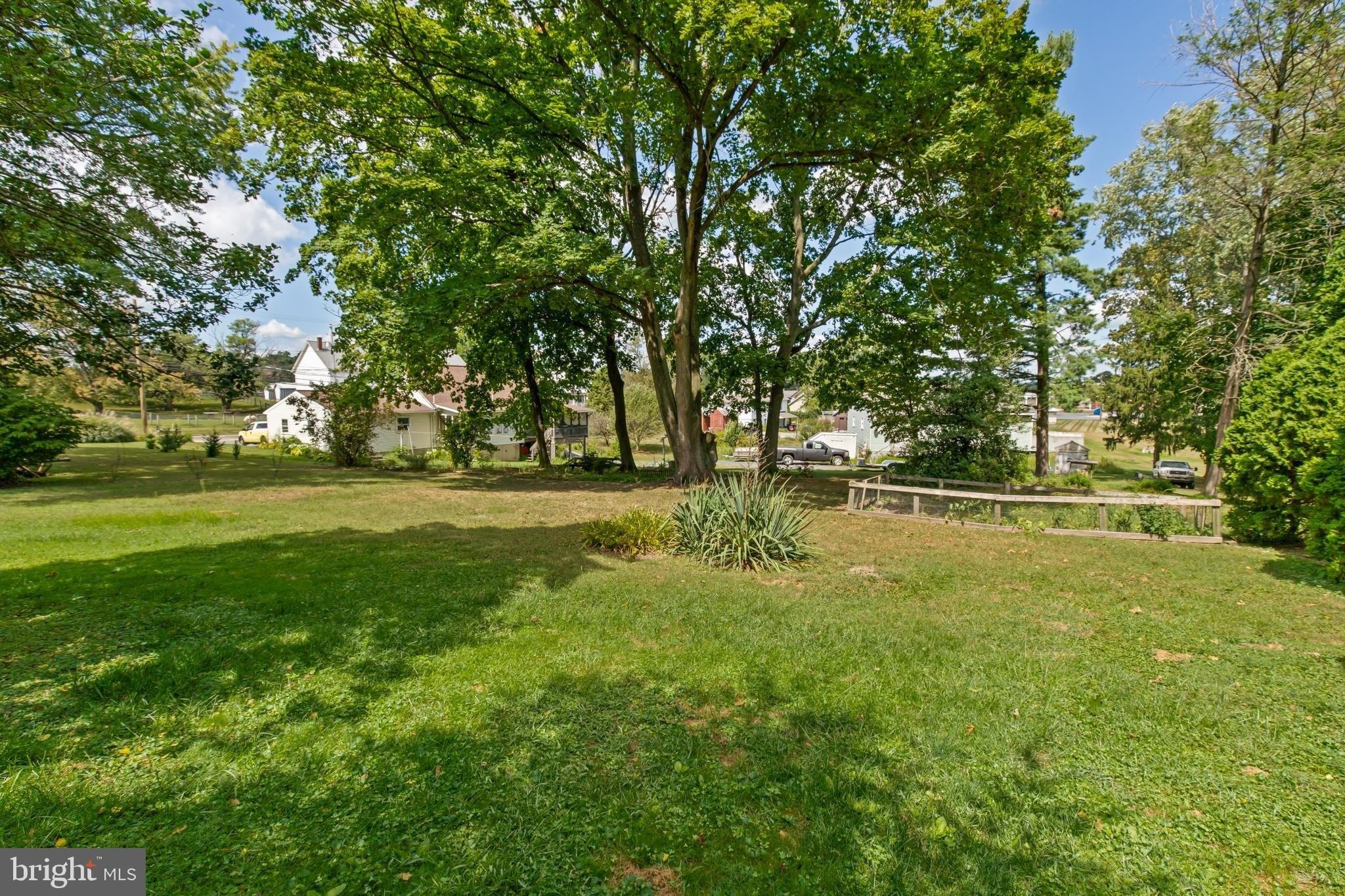 Spring Valley Rd, Lancaster, PA 17601