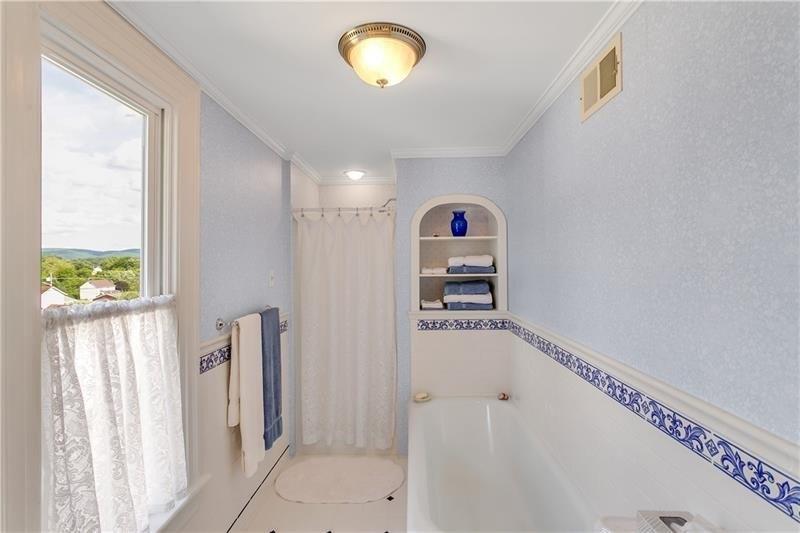 2nd Ave, Scottdale, PA 15683