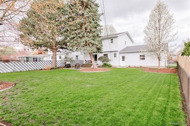 Kennelworth Dr, Port Huron, MI 48060