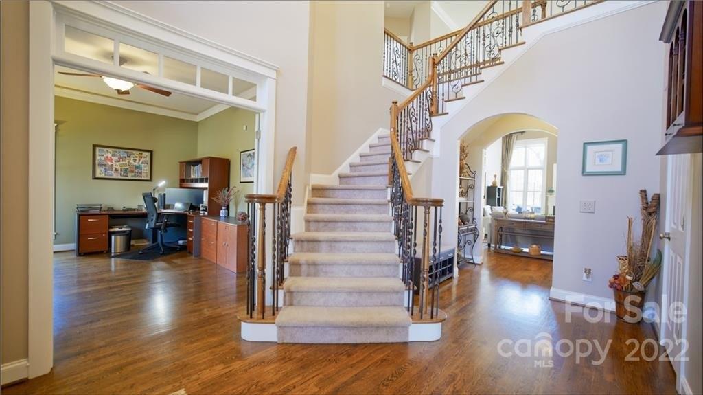 N Oak Dr, Huntersville, NC 28078