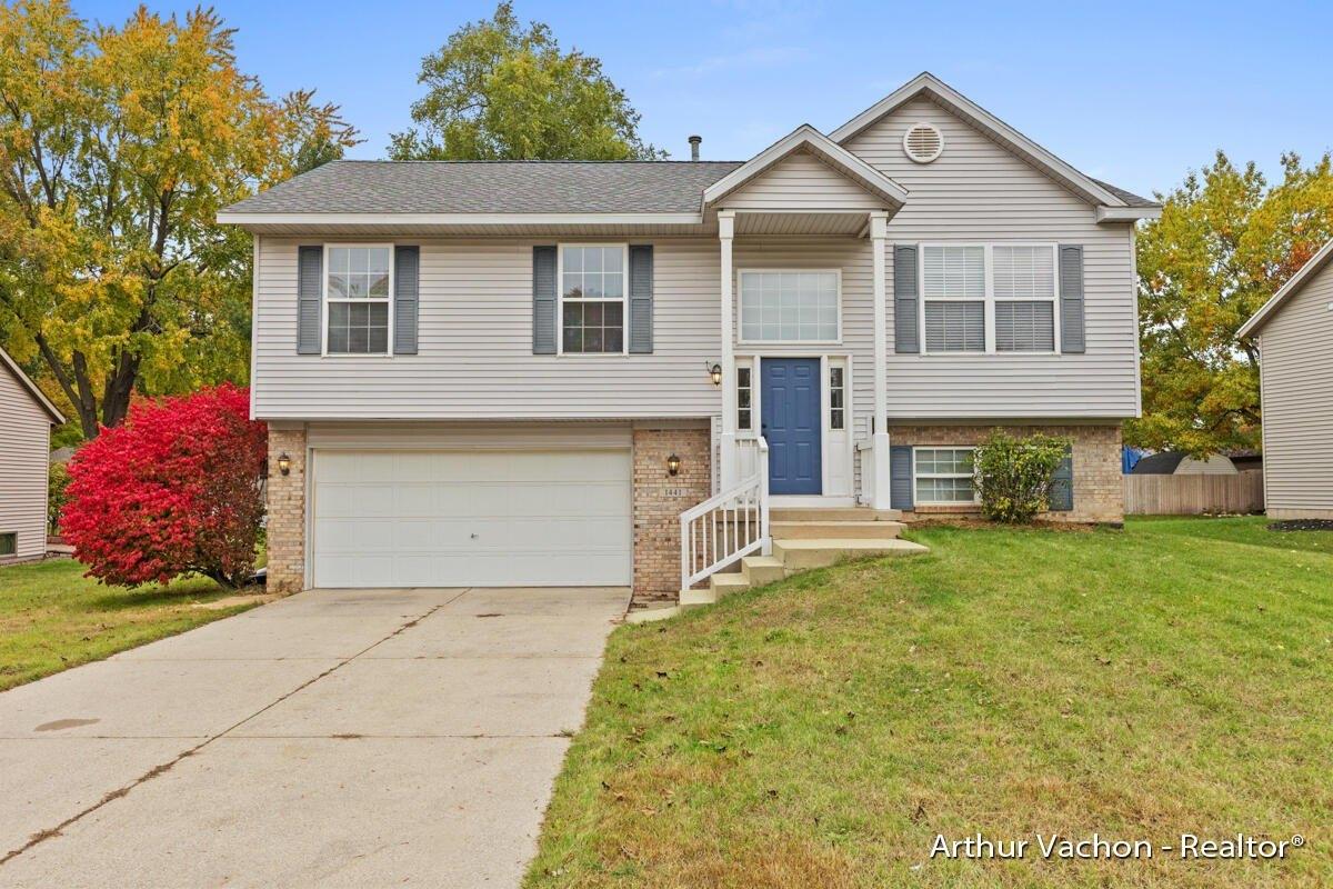 Manorwood Dr Se, Grand Rapids, MI 49508