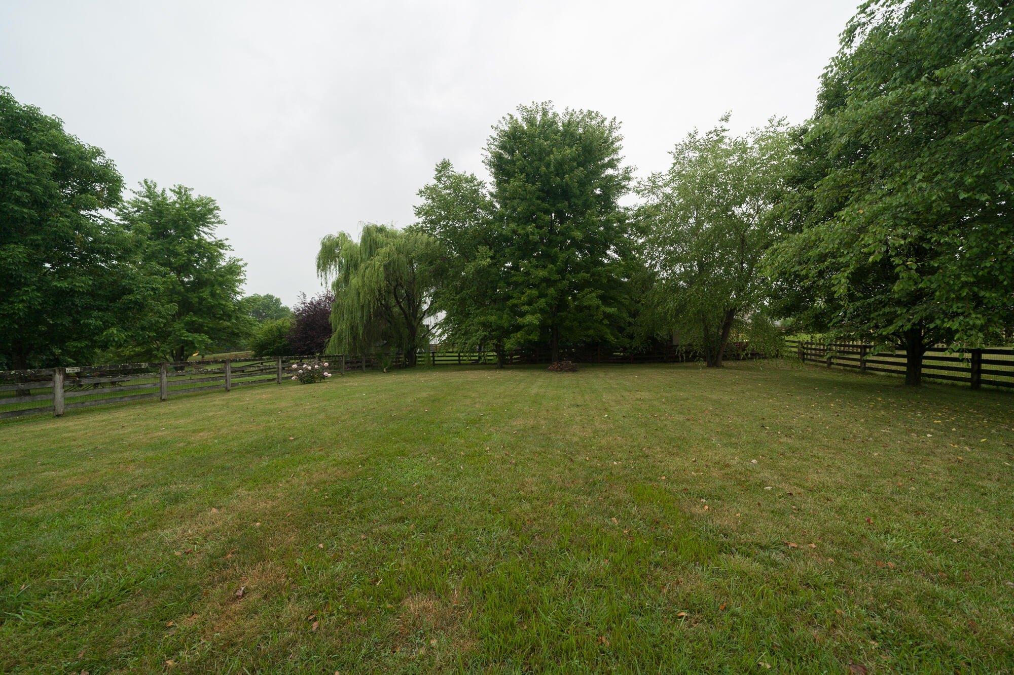 Mckays Ct, Walton, KY 41094