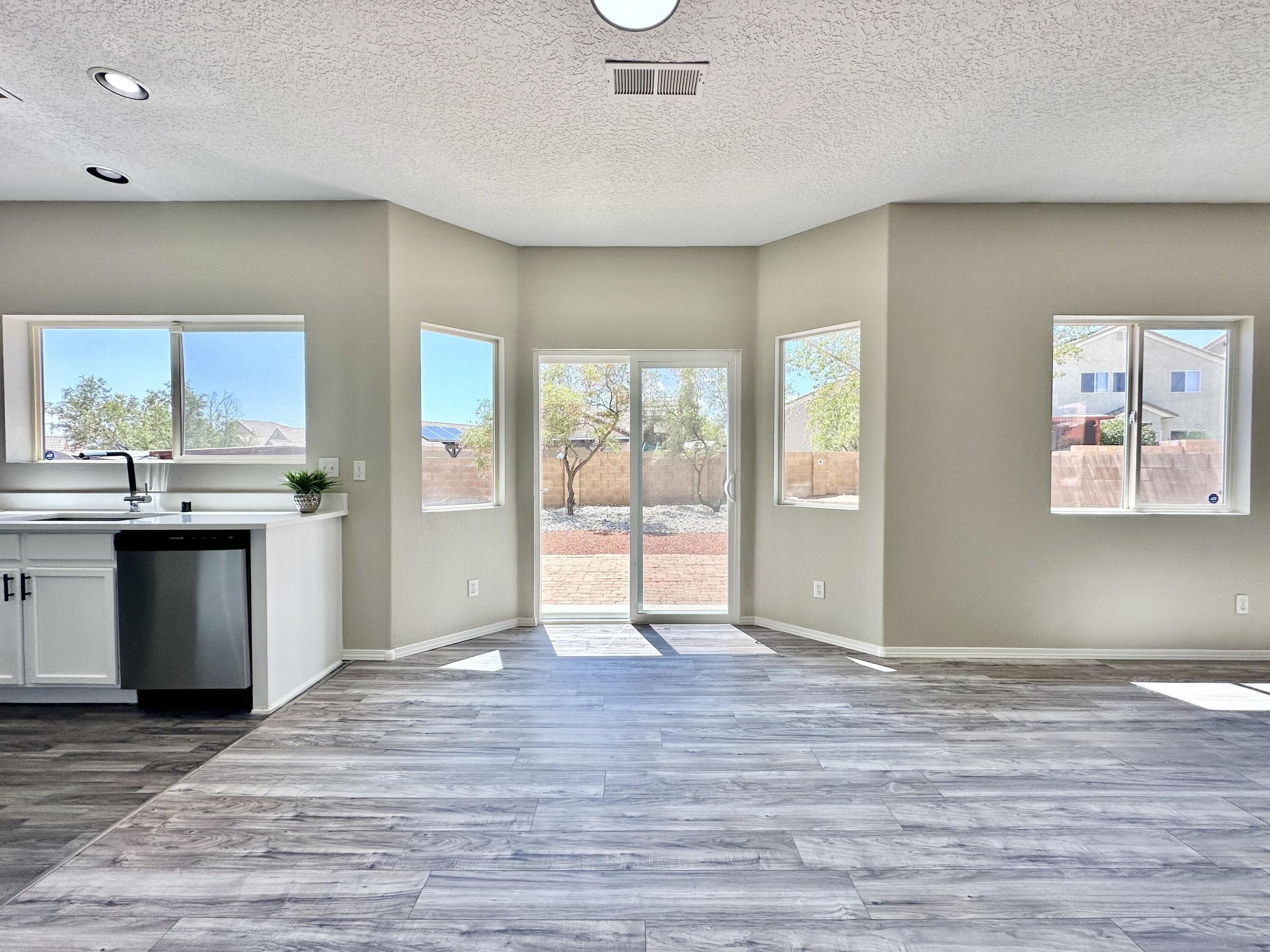 Maroa St Nw, Albuquerque, NM 87120