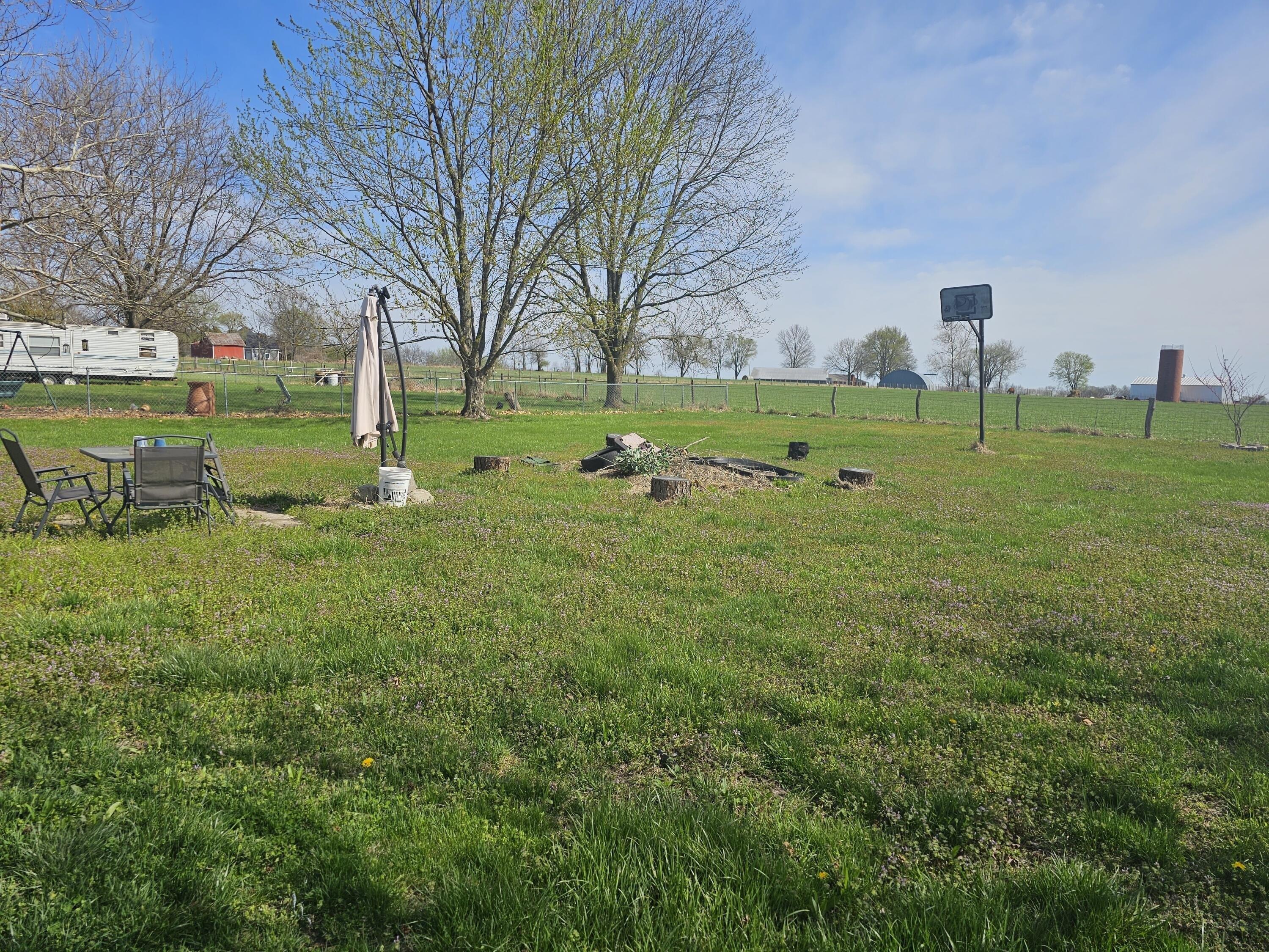 W Burbank St, Appleton City, MO 64724