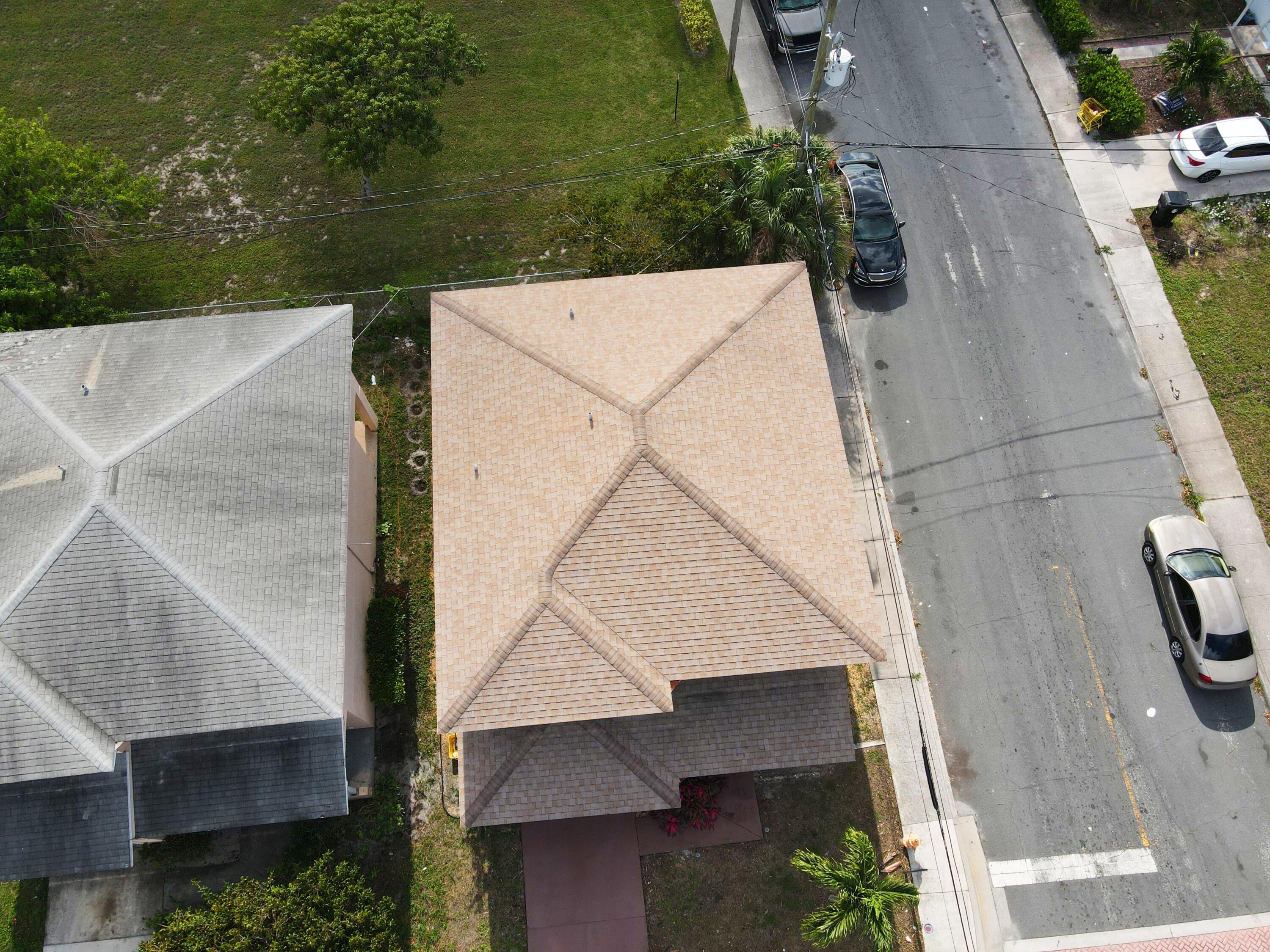 Latona Ave, Lake Worth Beach, FL 33460