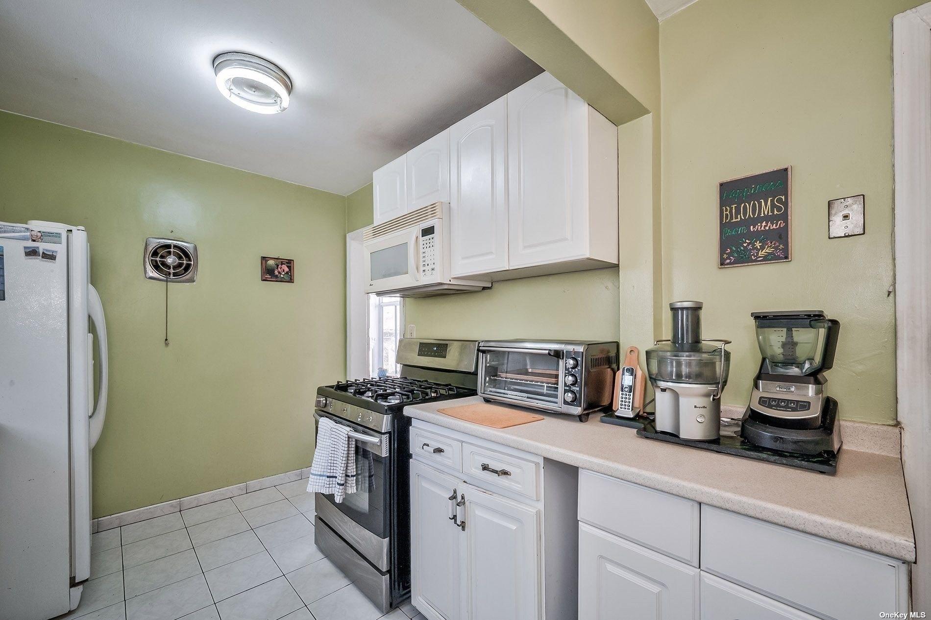 Dewitt St, Valley Stream, NY 11580
