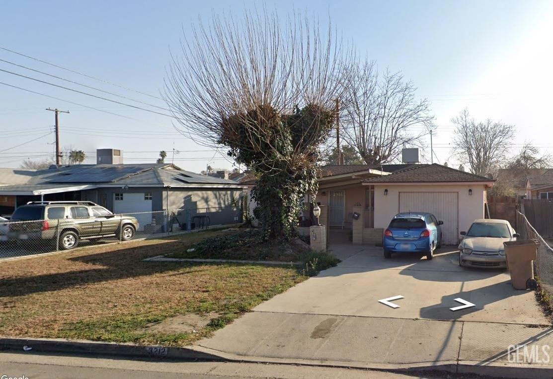 S P St, Bakersfield, CA 93304