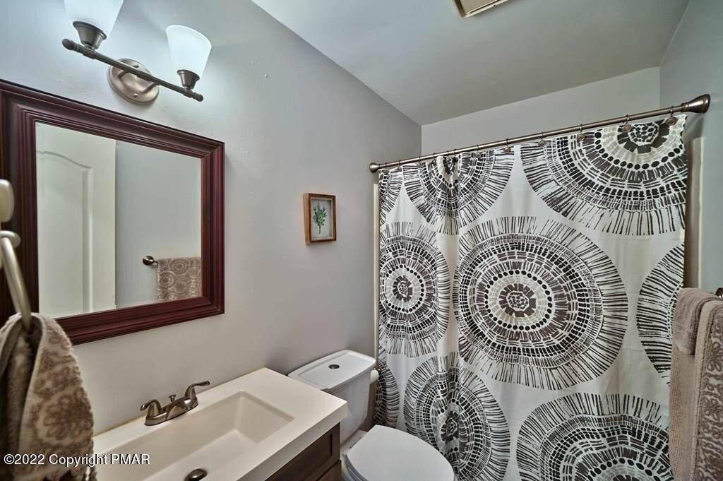 Hyland Dr, East Stroudsburg, PA 18301