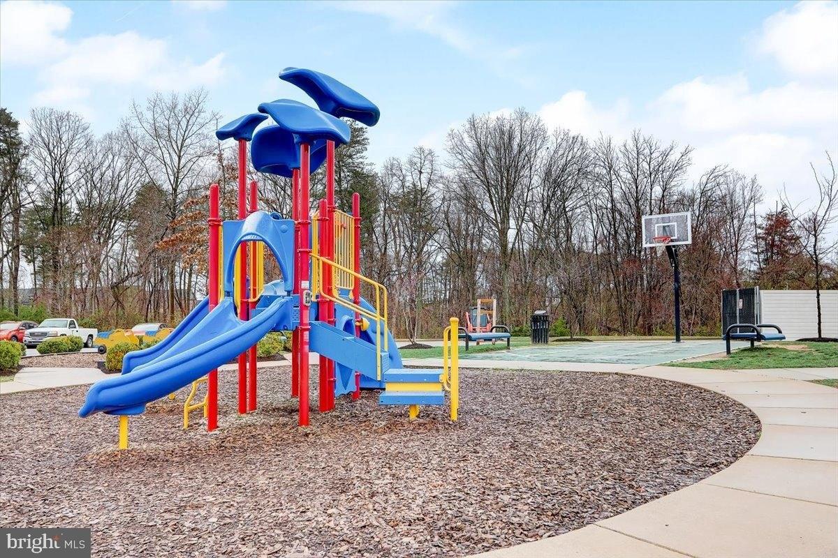 Willow Bend Dr, Glen Burnie, MD 21060