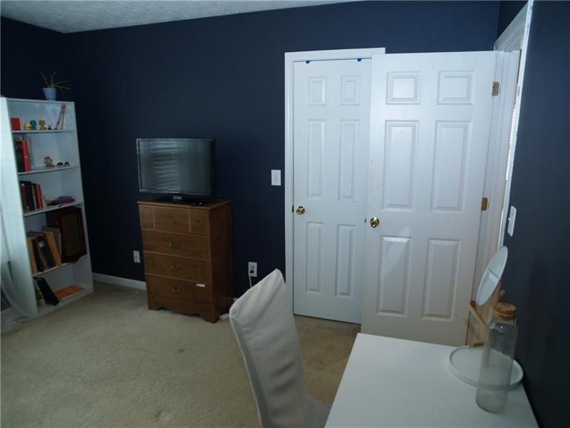 Lochmill Ct, Loganville, GA 30052
