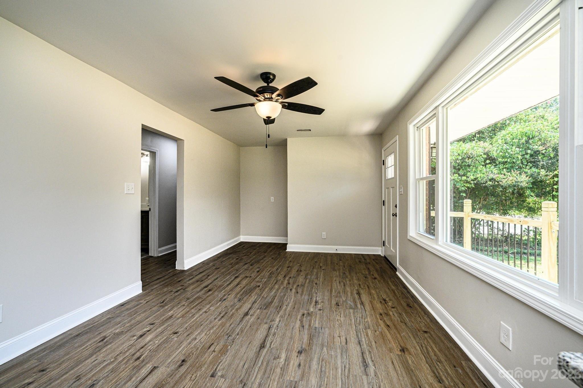 S Aspen St, Lincolnton, NC 28092