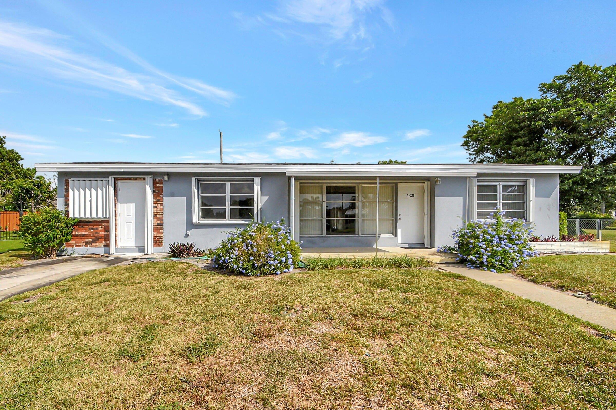 Nowata Cir, Lake Worth, FL 33462