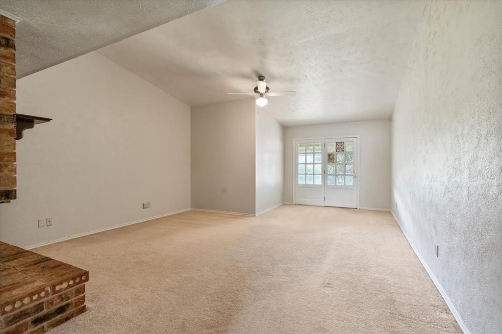 Chamberlain Dr, Carrollton, TX 75007