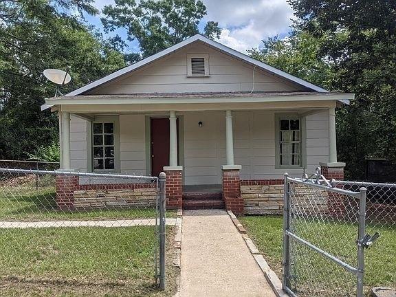 6th Ct, Phenix City, AL 36867