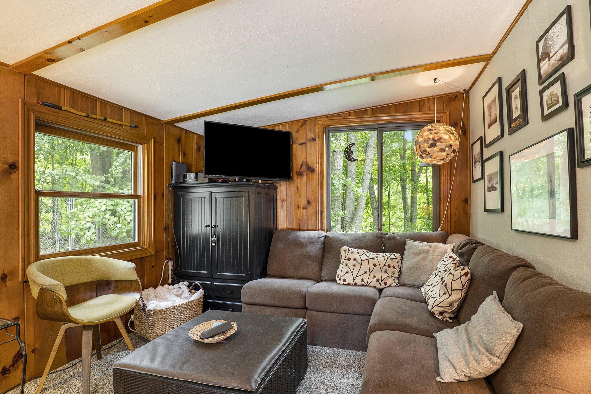 Verta Dr Ne, Belmont, MI 49306