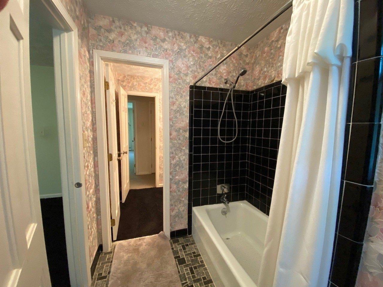 Amalfi Dr, Conyers, GA 30012