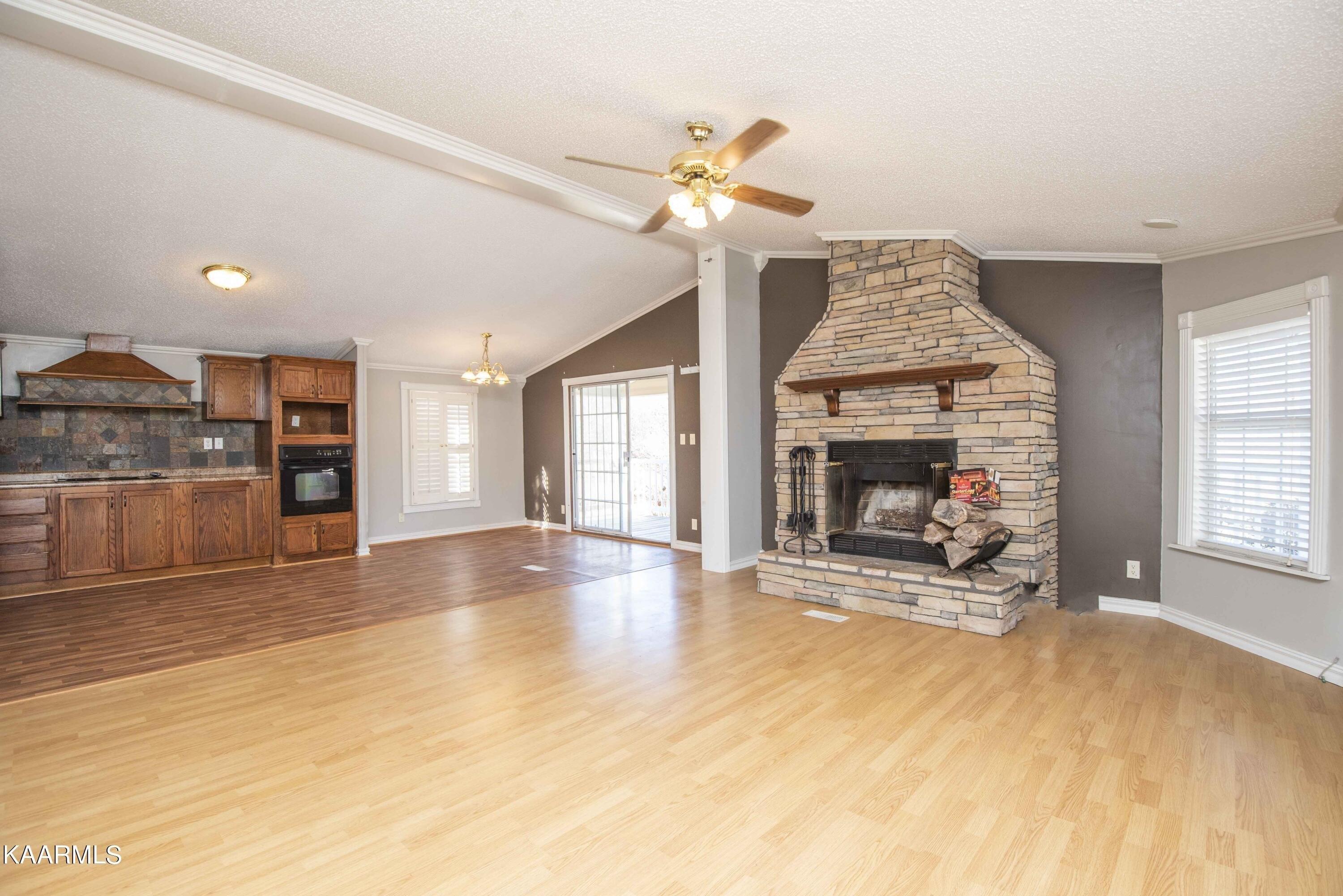 Verdun Rd, Oneida, TN 37841