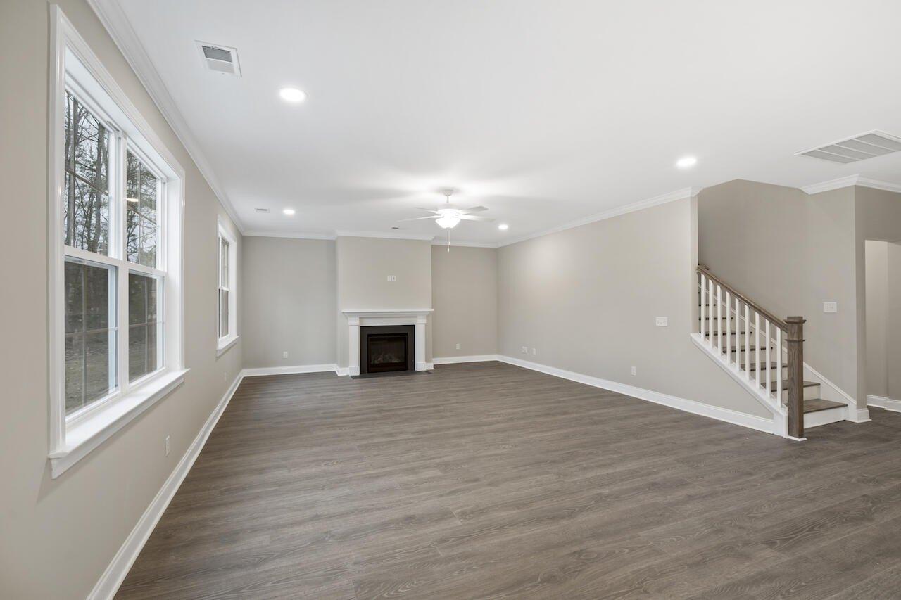 Whispering Breeze Ln, Summerville, SC 29486