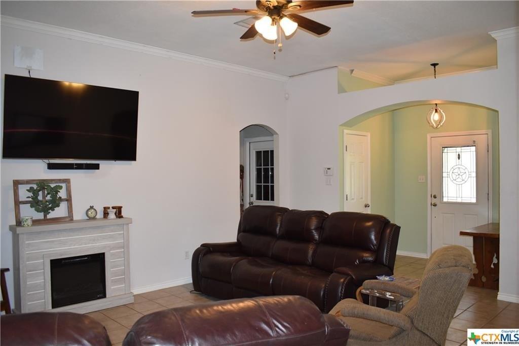 W Amity Rd, Salado, TX 76571