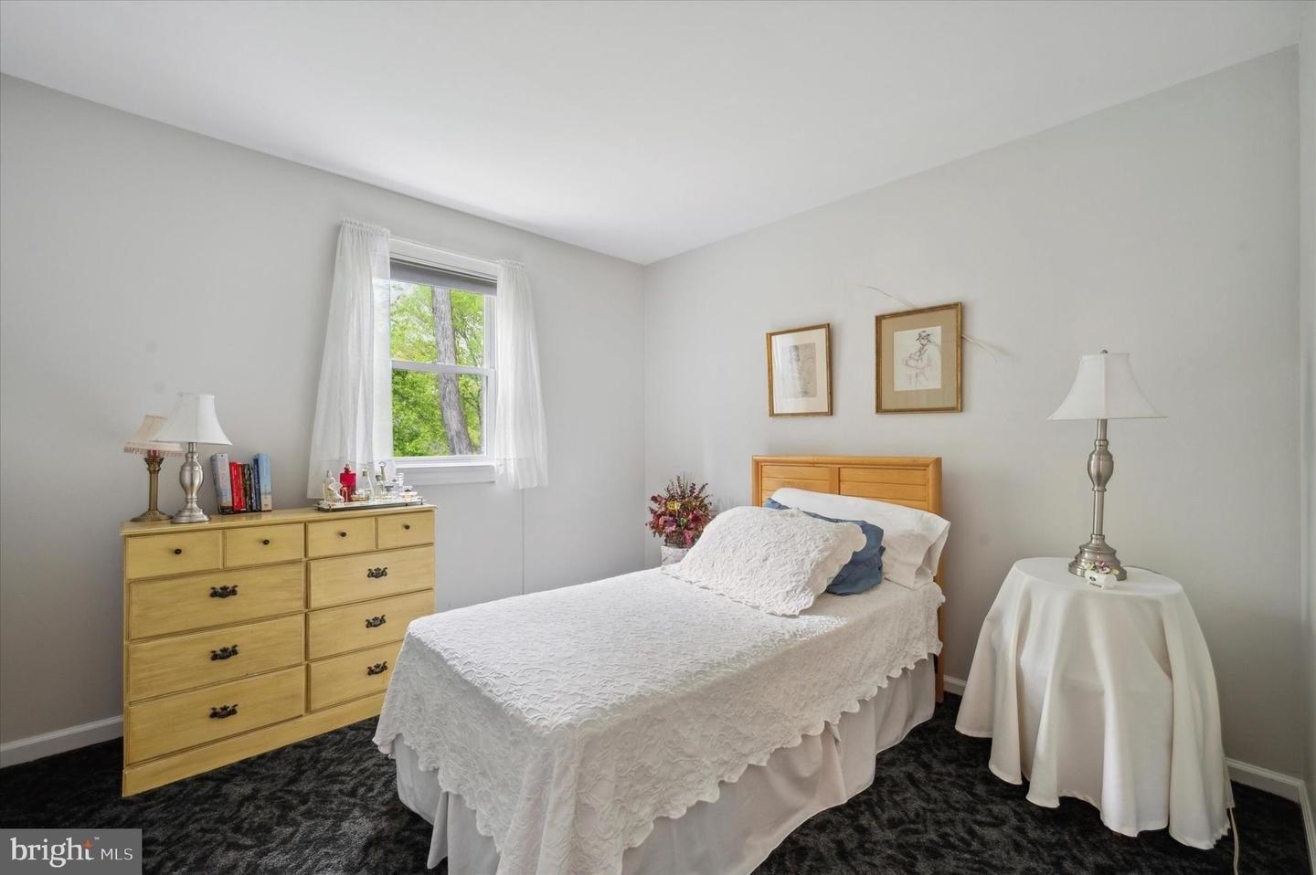 Burdett Dr, Upper Chichester, PA 19014
