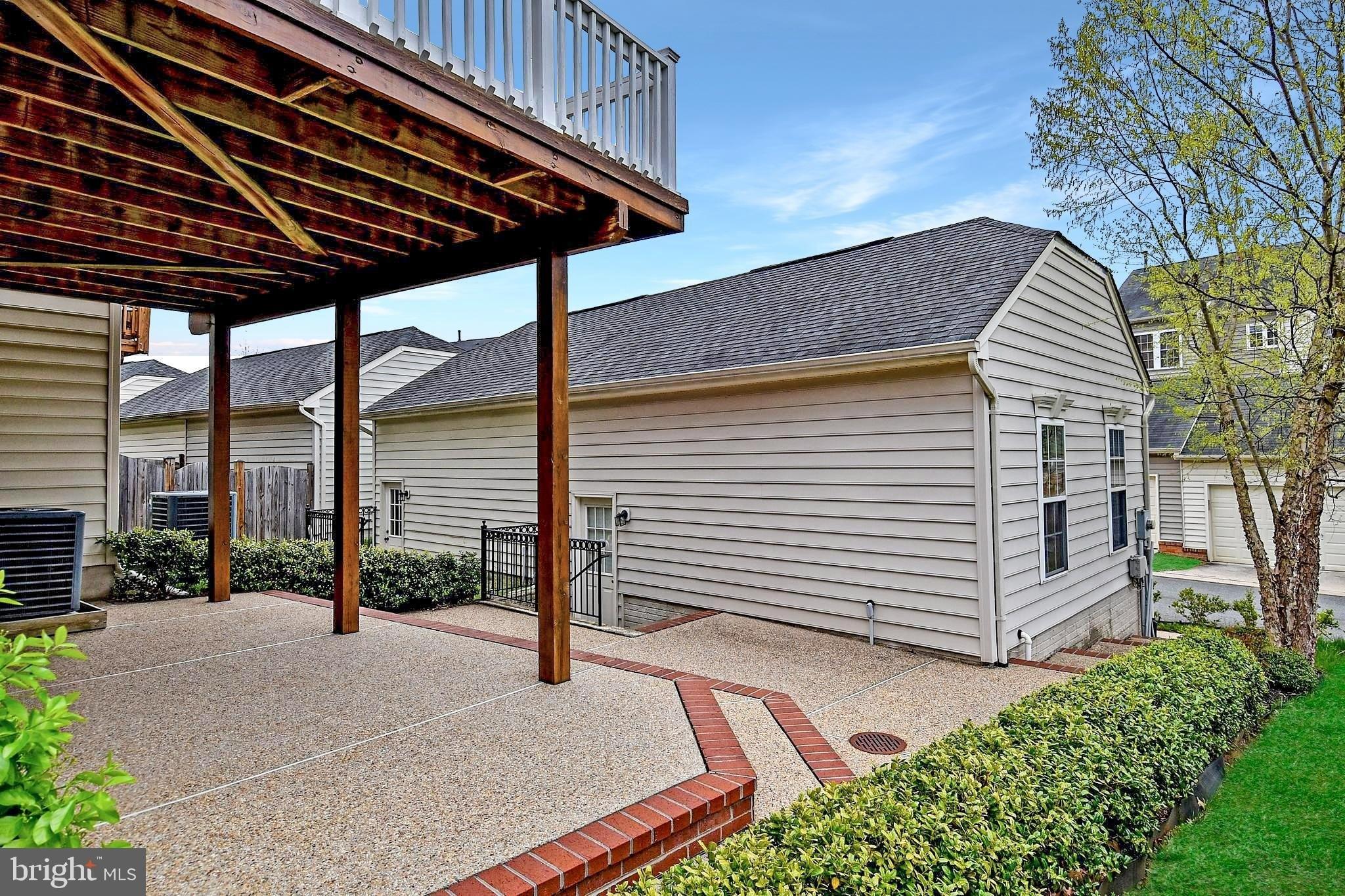 Barge Cir, Woodbridge, VA 22191