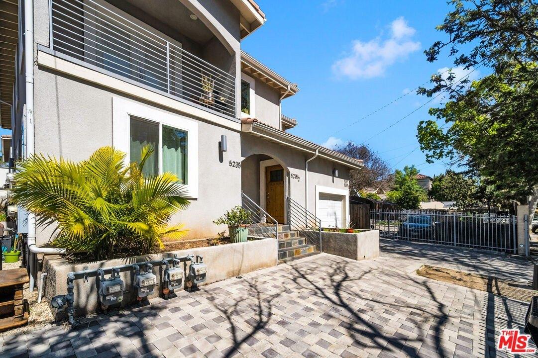 Virginia Ave, Los Angeles, CA 90029