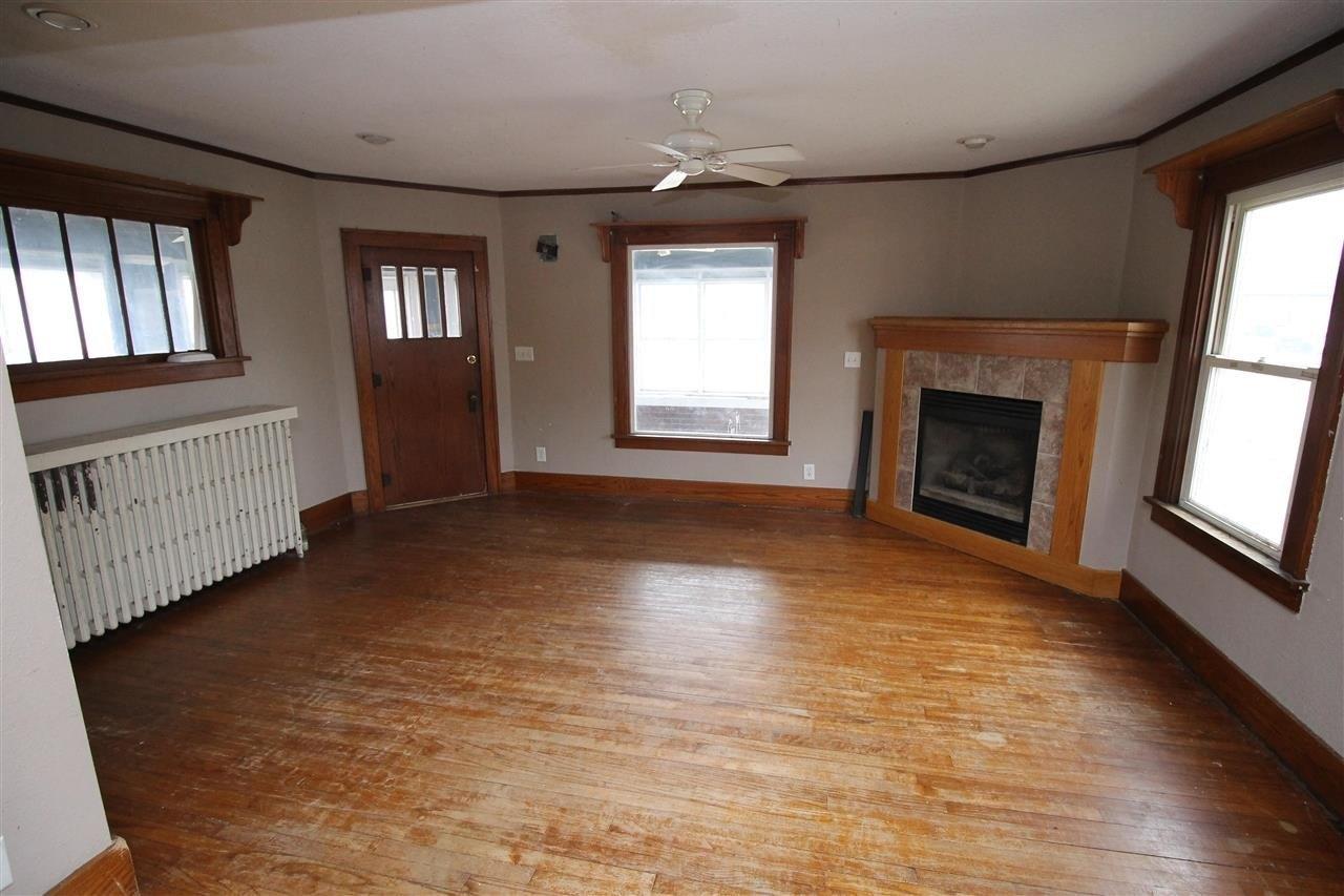 E Washington St, Marengo, IA 52301
