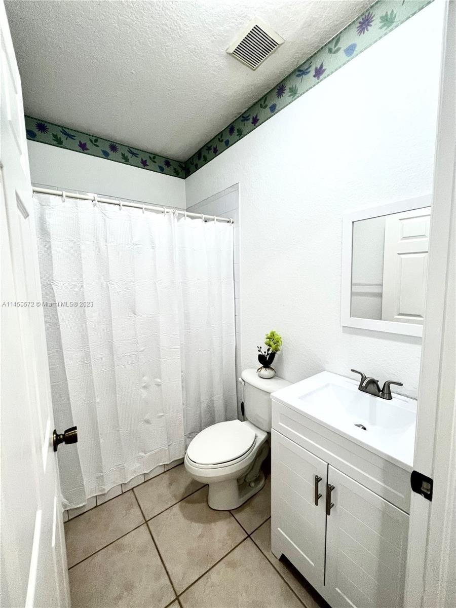 Catalina Cir, Tamarac, FL 33321