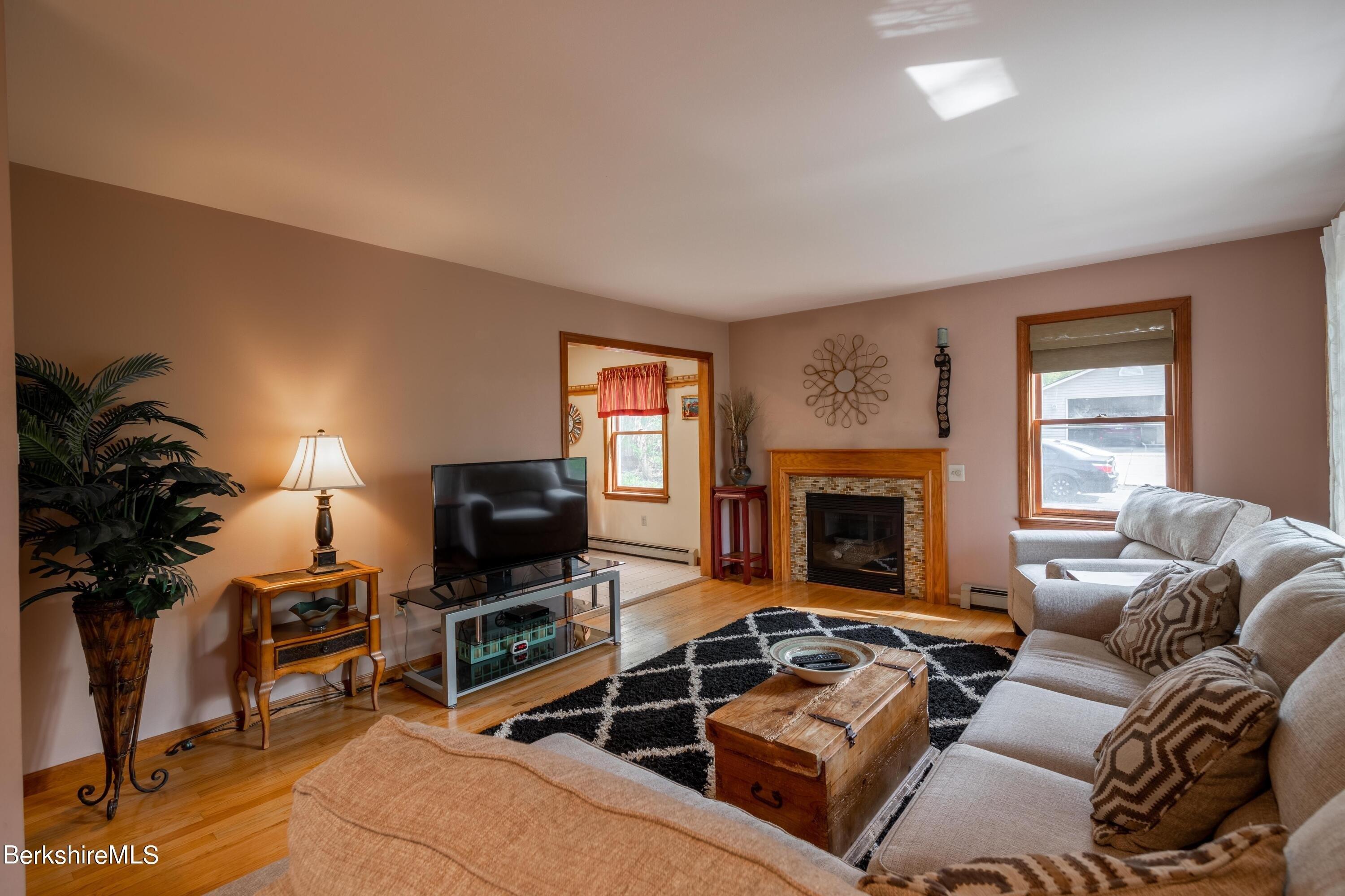 Demont Ave, Pittsfield, MA 01201
