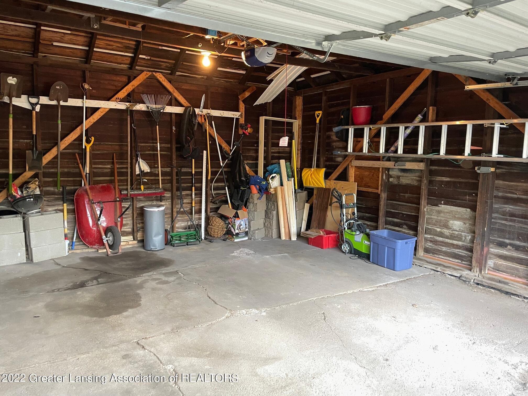 Beal Ave, Lansing, MI 48910