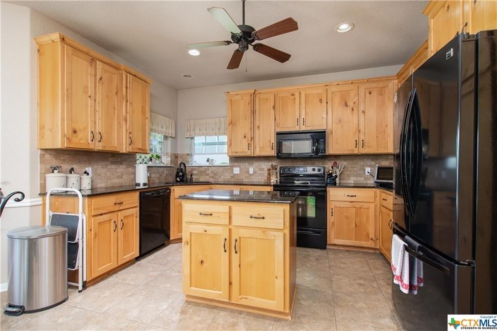 W Amity Rd, Salado, TX 76571