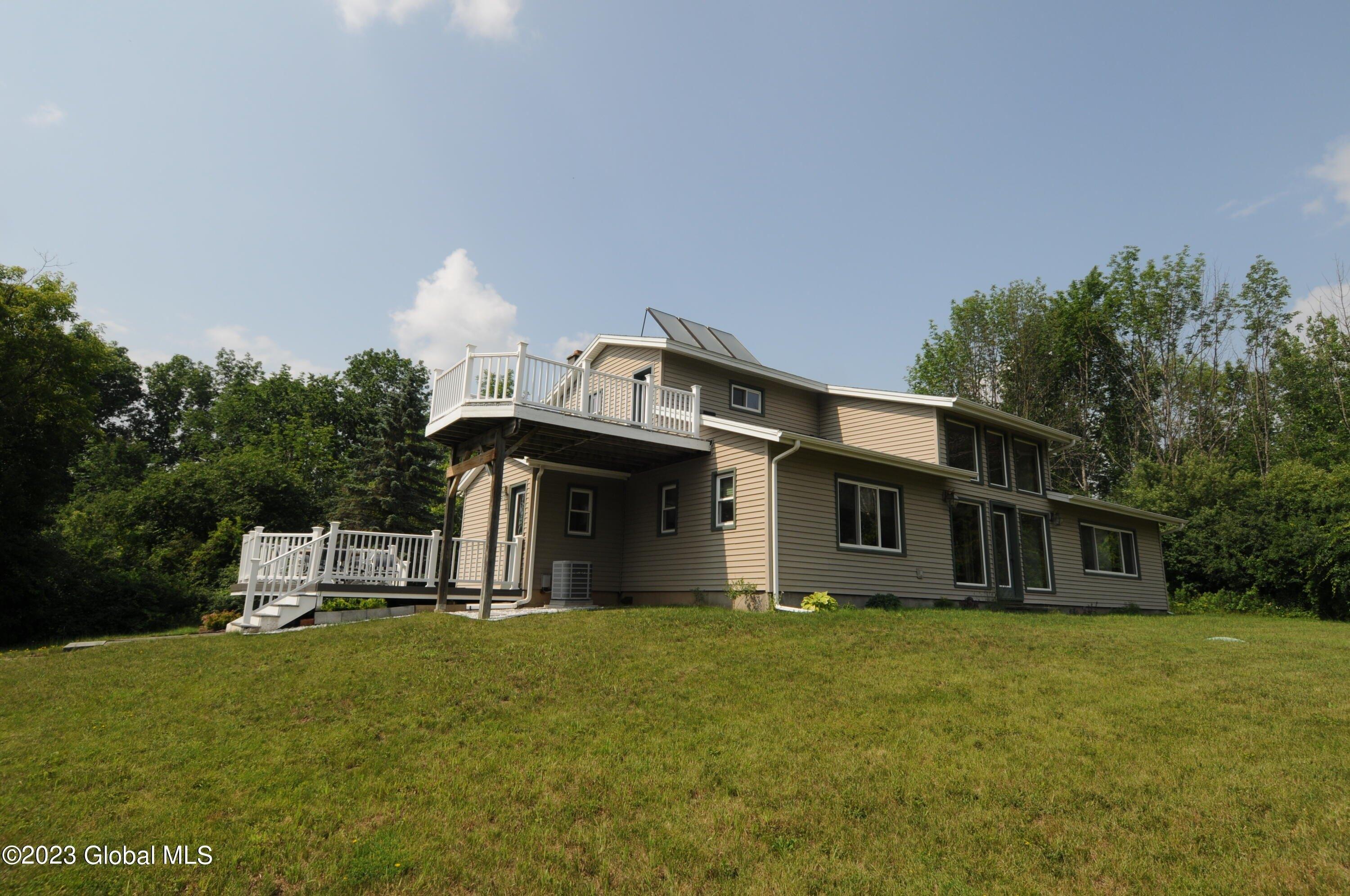 Cullen Dr, Altamont, NY 12009