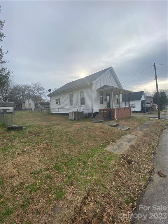 W Elliott St, Chester, SC 29706