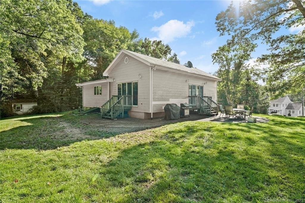Shady Ln, Stamford, CT 06903