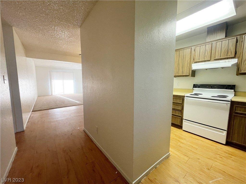 Hialeah Dr, Las Vegas, NV 89119