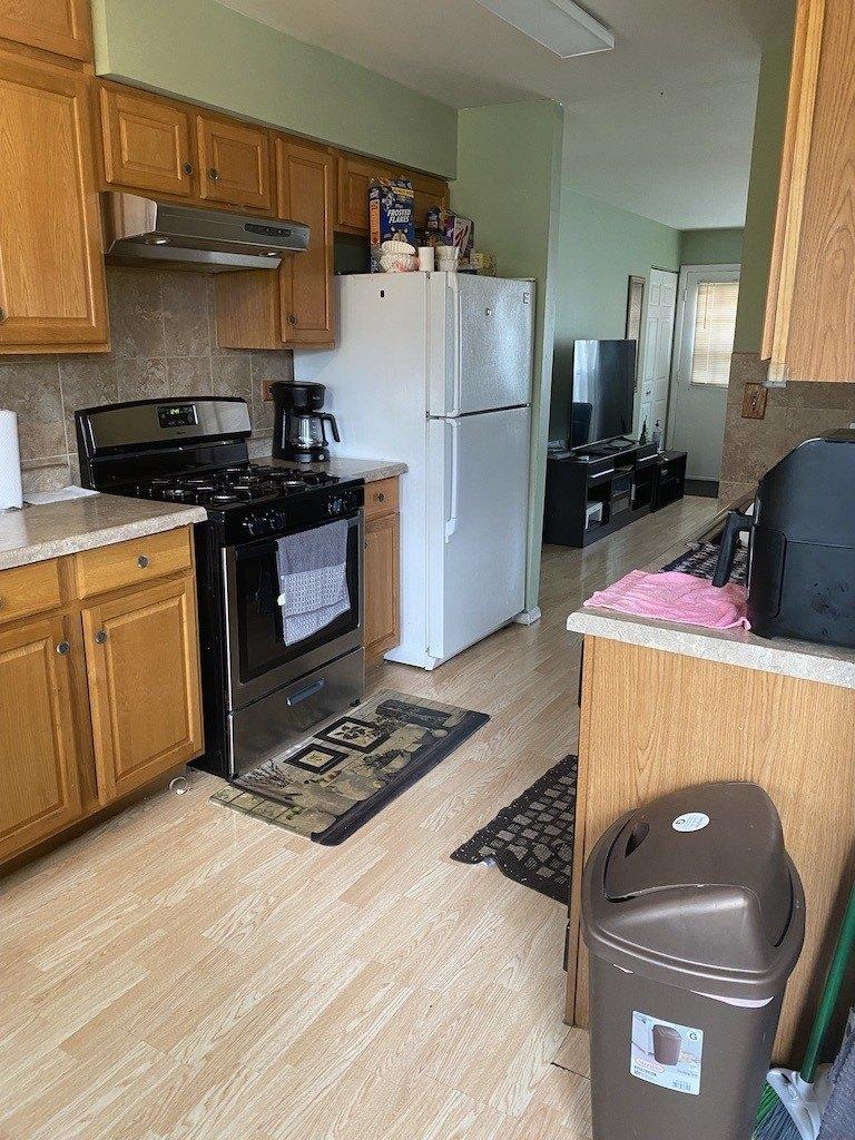 Oxford Ct, Streamwood, IL 60107