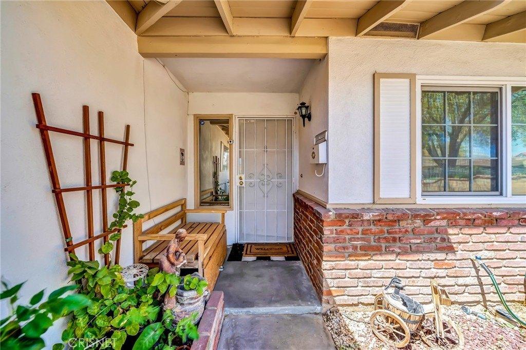 Saigon Ave, Lancaster, CA 93534