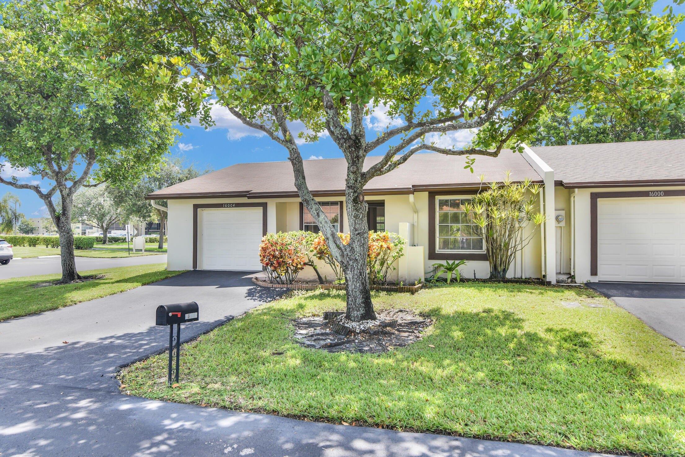 Laurel Oak Cir, Delray Beach, FL 33484