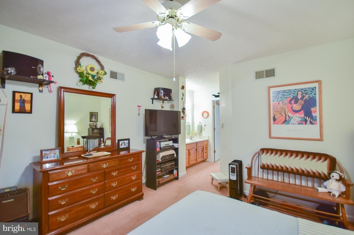 Renaissance Dr, Martinsburg, WV 25403