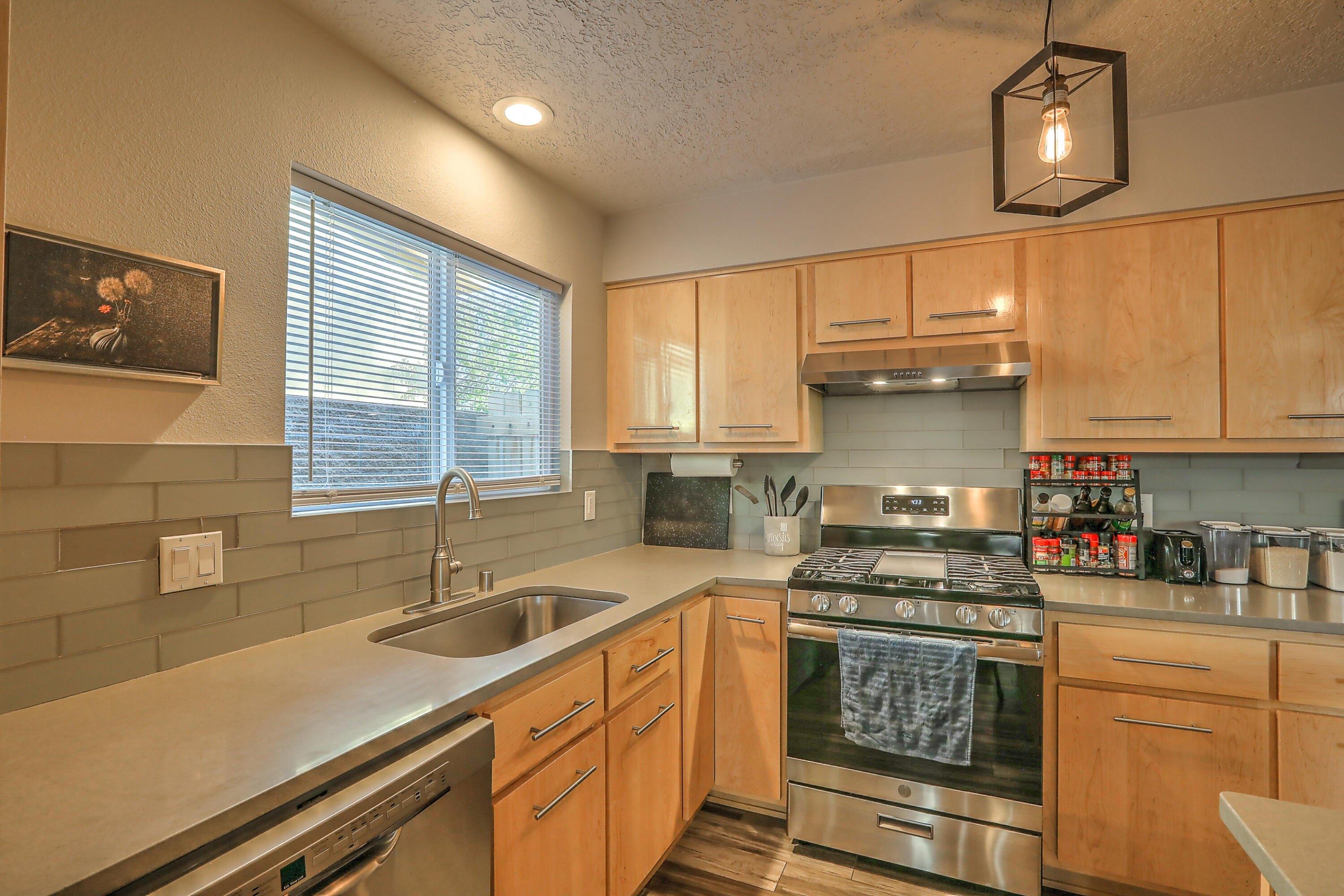 Summer Ave Ne, Albuquerque, NM 87112