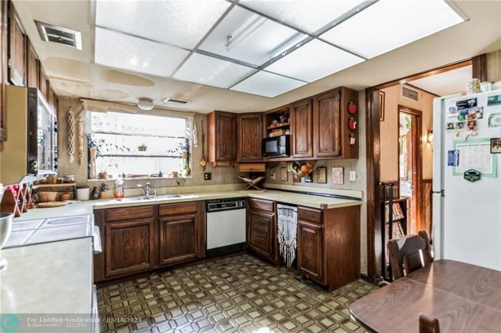 Greymon Dr, West Palm Beach, FL 33405